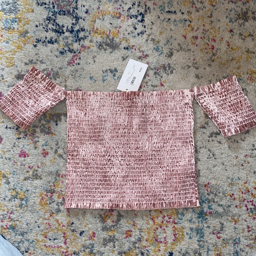 Flirty pink velvet off the shoulder top - Picture 1 of 4